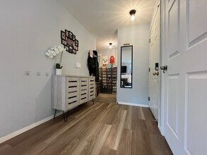 12530 109th Ct NE, Unit F204 in Kirkland, WA - Building Photo - Building Photo