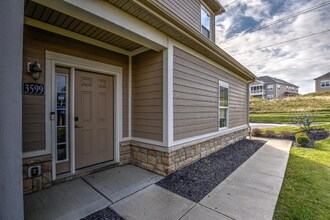 3599 Birkland Cir in Lewis Center, OH - Foto de edificio - Building Photo