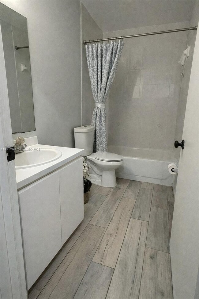 8851 NW 119th St in Hialeah Gardens, FL - Building Photo - Building Photo