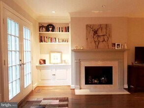 4290 Massachusetts Ave NW in Washington, DC - Building Photo - Building Photo