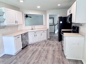 108 Sturminster Dr in Holly Springs, NC - Building Photo - Building Photo
