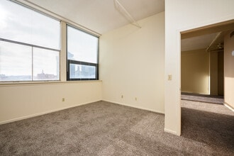 Water Street Commons in Rochester, NY - Foto de edificio - Interior Photo