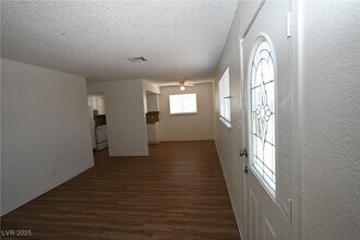 2301 Stewart Ave in Las Vegas, NV - Building Photo - Building Photo