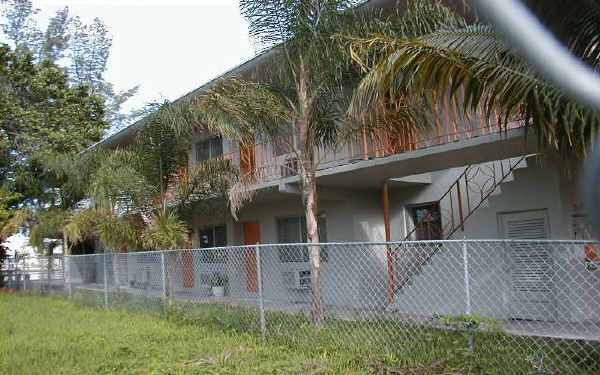 8415 Crespi Blvd in Miami Beach, FL - Building Photo - Building Photo