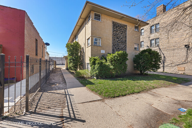 1047-1049 E 80th St in Chicago, IL - Building Photo - Primary Photo