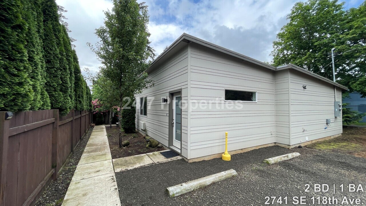 2741 SE 118th Ave in Portland, OR - Building Photo