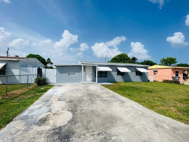 property at 2021 Wellington Rd