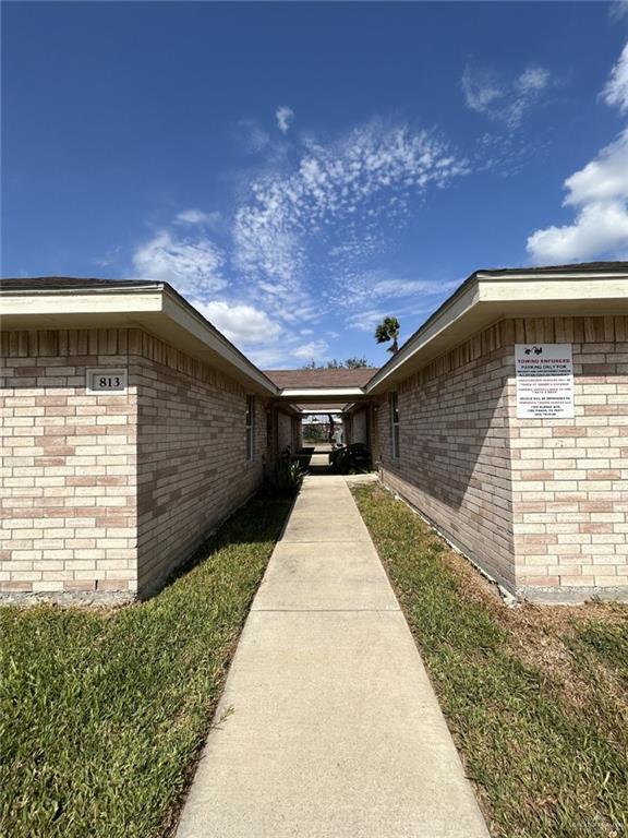 property at 913 E Daffodil Ave