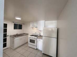 1041 Geraghty Ave, Unit lower in Los Angeles, CA - Foto de edificio - Building Photo