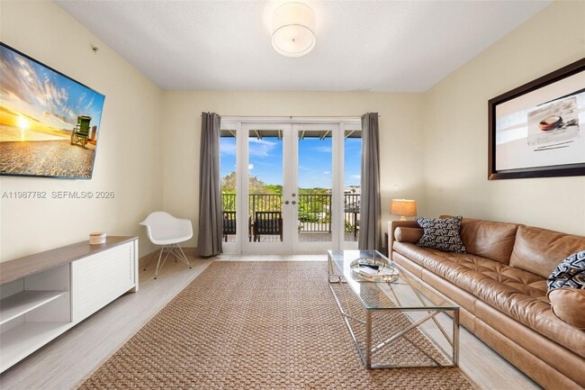 3540 Main Hwy in Miami, FL - Building Photo - Building Photo