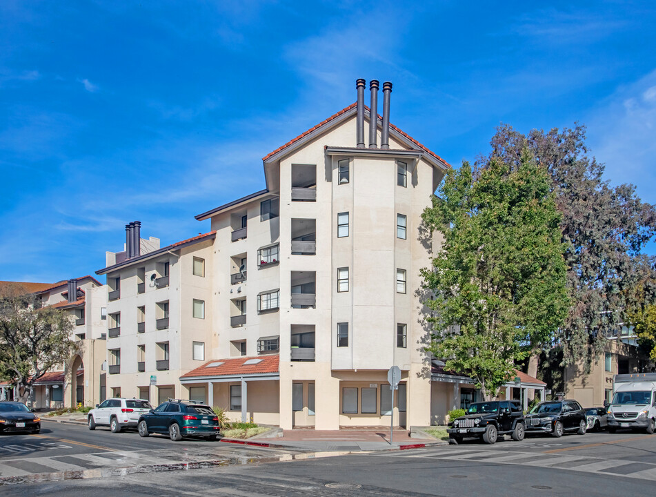 185 Forest Ave in Palo Alto, CA - Foto de edificio