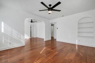 810 N Duval St in Tallahassee, FL - Building Photo - Building Photo