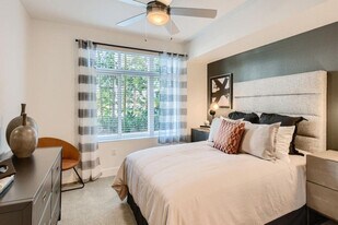 4890 Sunroad Centrum Ln in San Diego, CA - Building Photo