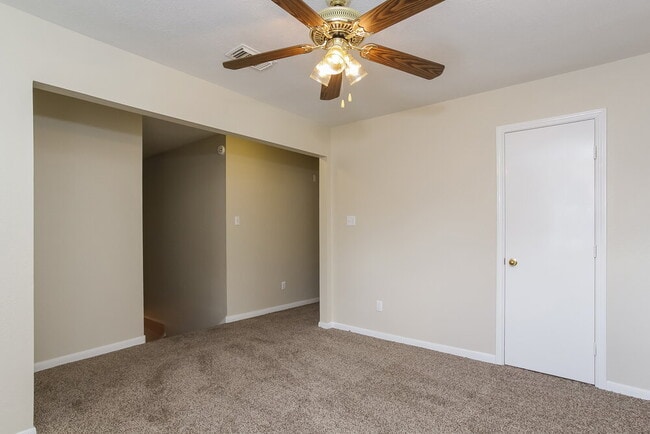 8002 Scarlet Tanager Dr in Humble, TX - Building Photo - Building Photo