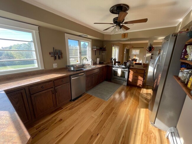 property at 290 Killington Ave