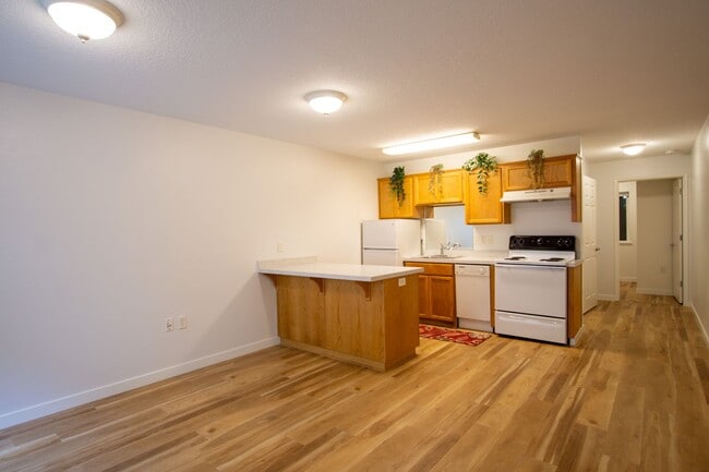 8635 N Leonard St in Portland, OR - Building Photo - Building Photo