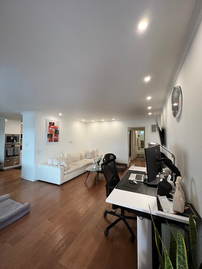 11652 Kiowa Ave in Los Angeles, CA - Building Photo - Building Photo