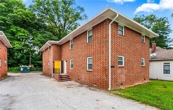 425 Holderness St SW in Atlanta, GA - Building Photo - Building Photo