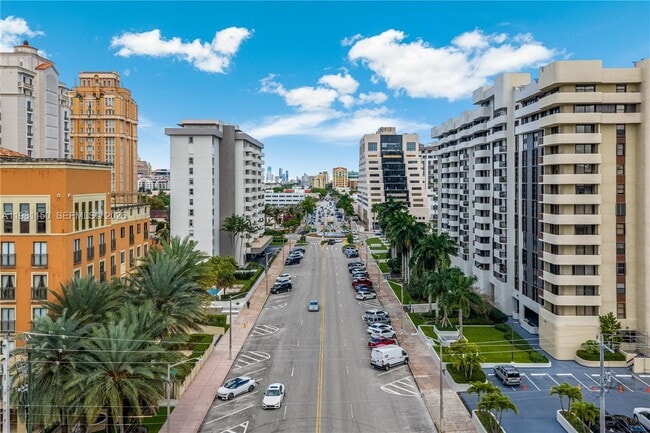 600 Biltmore Way in Coral Gables, FL - Foto de edificio - Building Photo