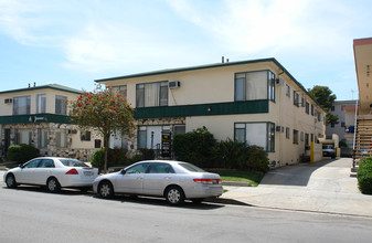 717 S Harvard Blvd in Los Angeles, CA - Building Photo - Building Photo