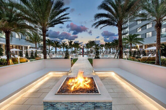 Icon Marina Village in West Palm Beach, FL - Foto de edificio - Building Photo