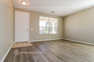 7004 S 30th Ln in Phoenix, AZ - Building Photo - Building Photo