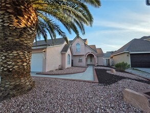 6561 Avon Ct in Las Vegas, NV - Building Photo - Building Photo