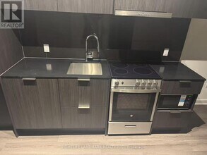 448 Burnhamthorpe Rd W in Mississauga, ON - Building Photo - Building Photo