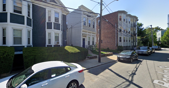 224 Banks St, Unit 1 in Cambridge, MA - Building Photo - Building Photo