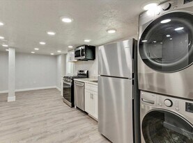 672 S 200 W, Unit 3 in Salt Lake City, UT - Building Photo