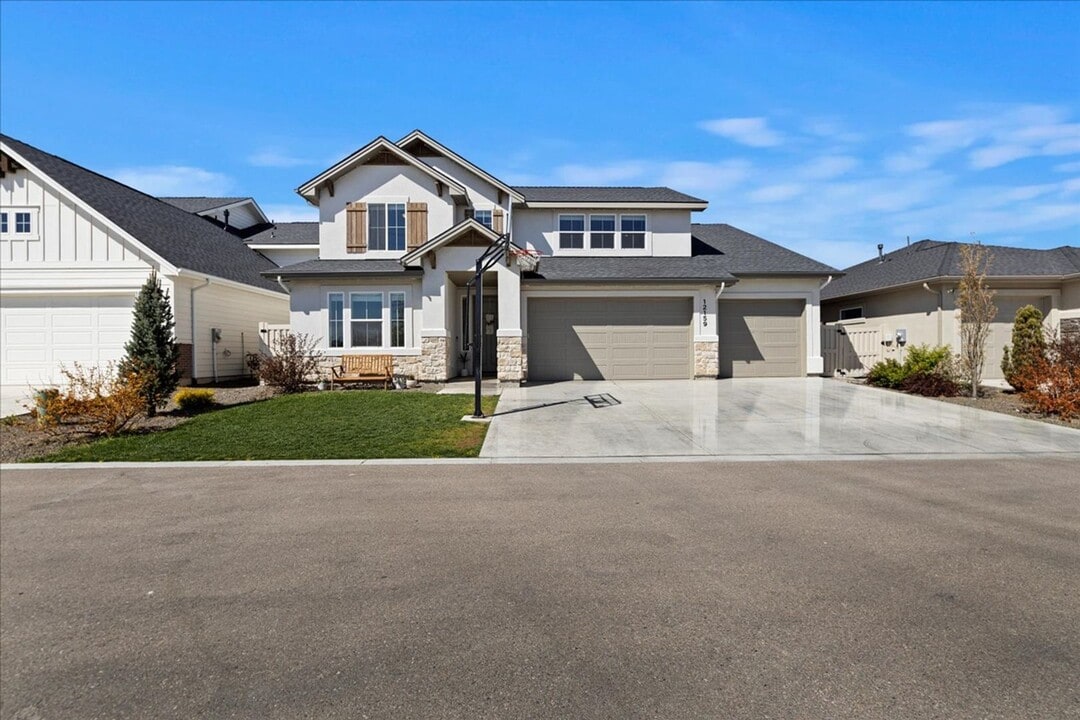 12159 S Red Shouldered Hawk Ln in Nampa, ID - Building Photo