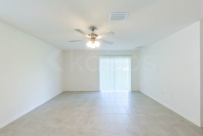 8460 Indian Laurel Ln, Unit L10C in Brooksville, FL - Building Photo - Building Photo