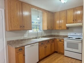 4205 W Avenida De Golf in Pace, FL - Building Photo - Building Photo