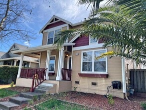 719 Lotz Way in Suisun City, CA - Building Photo - Building Photo