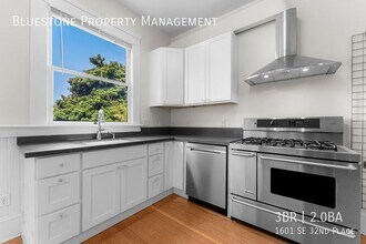 1601 SE 32nd Pl in Portland, OR - Building Photo - Building Photo