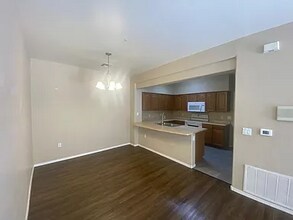 525 N Miller Rd in Scottsdale, AZ - Building Photo - Building Photo
