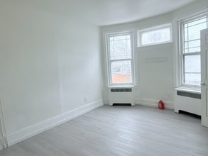 37 E Stratford Ave in Lansdowne, PA - Building Photo - Building Photo