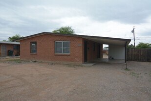 2761 N Haskell Dr in Tucson, AZ - Building Photo