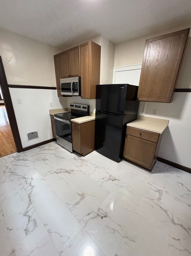 327 E 7th St in Erie, PA - Building Photo - Building Photo