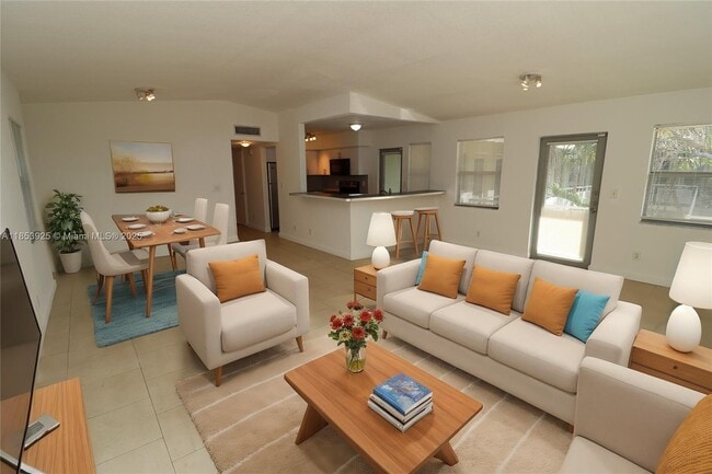 property at 6835 Rue Versailles Dr