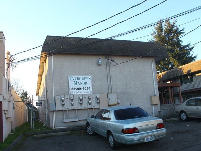 Evergreen Manor in Tacoma, WA - Building Photo - Building Photo