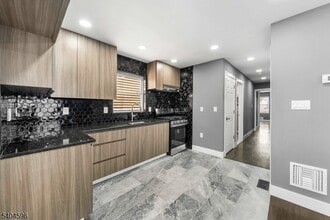 1117 Chestnut St in Elizabeth, NJ - Building Photo - Building Photo