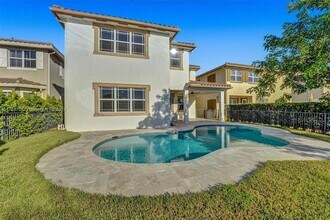 8610 Lakeside Bnd in Parkland, FL - Foto de edificio - Building Photo