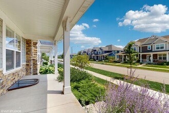 268 Hoffmann Dr in Buffalo Grove, IL - Building Photo - Building Photo