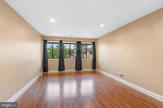 2 Avon Dr, Unit E in East Windsor, NJ - Building Photo - Building Photo