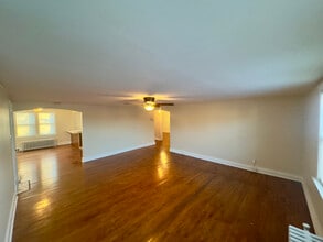 622 Milwaukee St in Delafield, WI - Building Photo - Building Photo