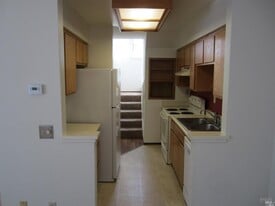 1939 Windmill Cir in Santa Rosa, CA - Building Photo