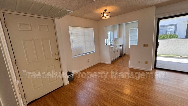 10935 Summerdale Way in San Diego, CA - Building Photo - Building Photo