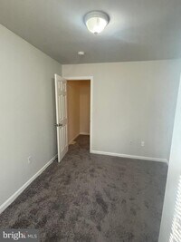 725 E Biddle St photo'