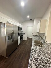 1989 W Bond St in Denison, TX - Building Photo - Building Photo